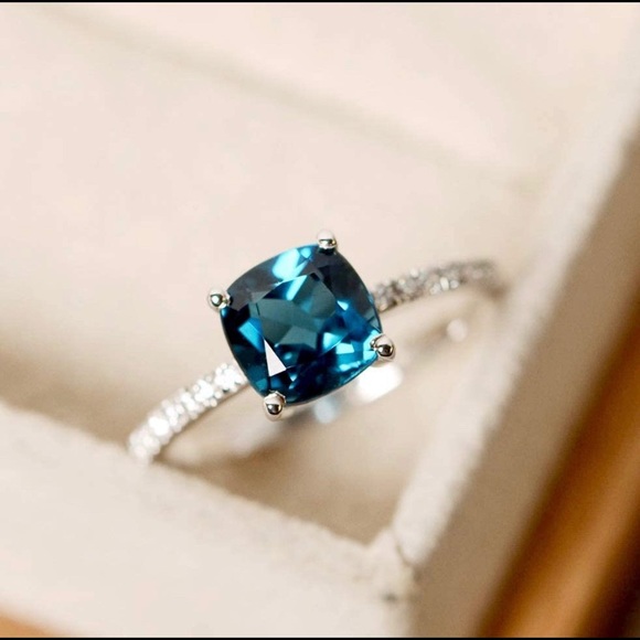 Jewelry - Women’s Engagement Ring Sapphire Blue Size 8